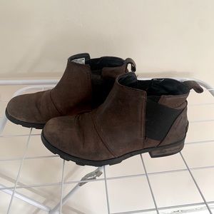 Sorel Emilee Chelsea boot size 7
